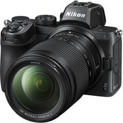 Nikon Z5 24-200mm f/4-6.3 Kit
