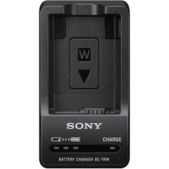 Sony BC-TRW Şarj Cihazı (W Serisi)